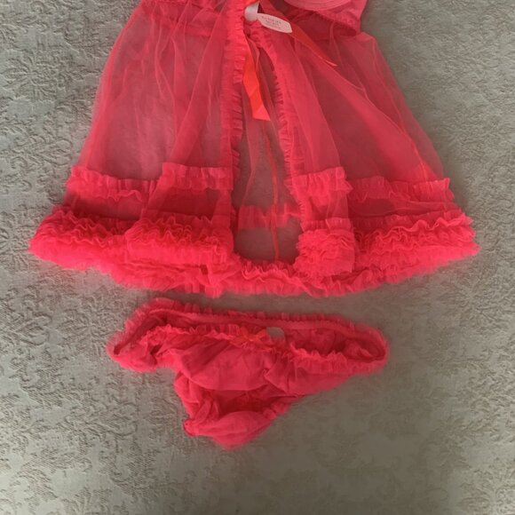 Victoria Secret Negligee 34C NWT - Picture 2 of 4